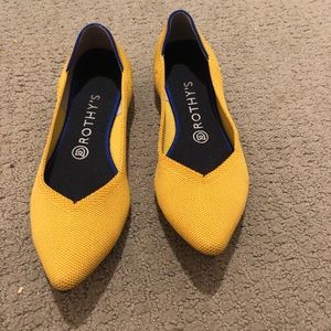 ROTHY’S pointed flat Size 9. Excellent condition